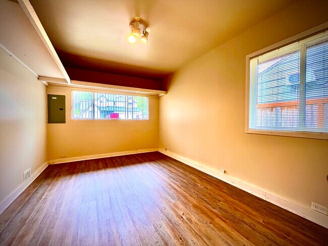 Foto del edificio - 1531 N 122nd St