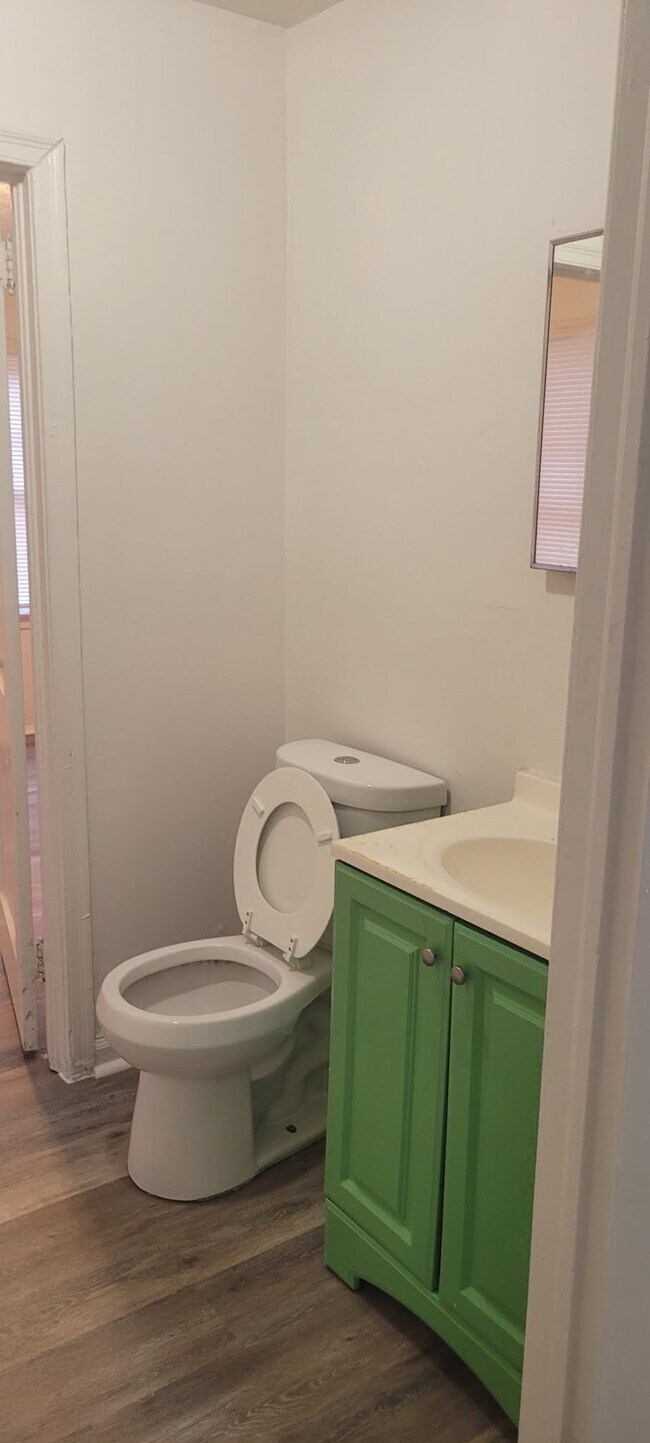 Foto del edificio - 230 Suzanne Dr