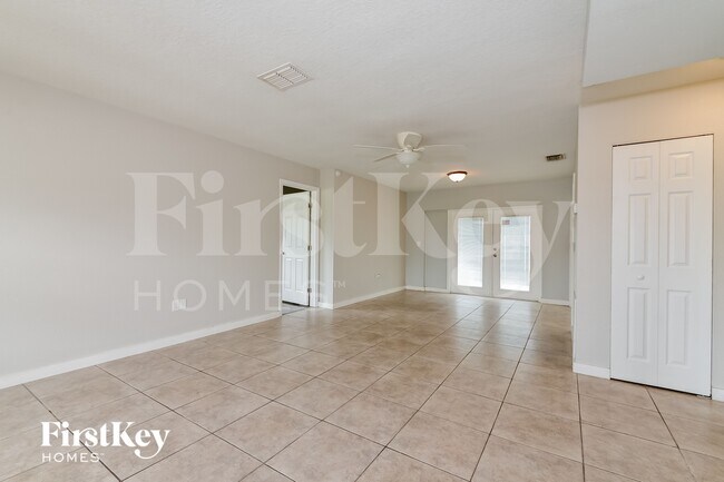 Foto del edificio - 3806 Southern Pkwy W