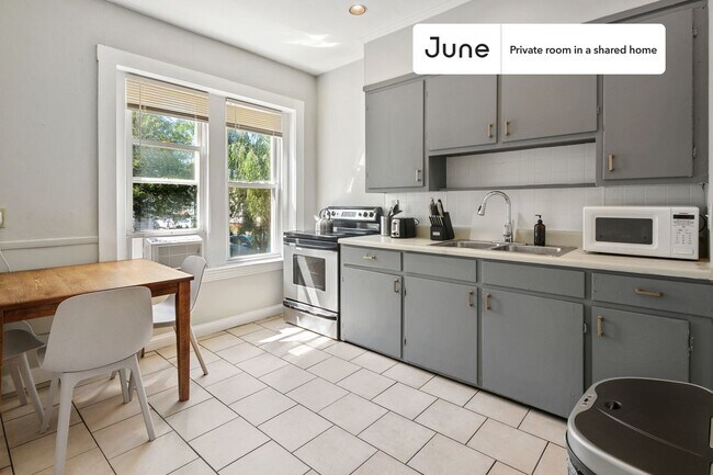Foto del edificio - Room in Shared 4 bed/2 bath home