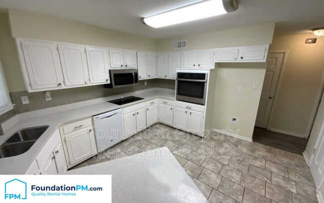Building Photo - 5877 Pebble Beach Ave