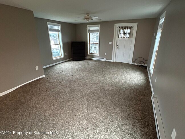 Building Photo - 1021 Carmalt St