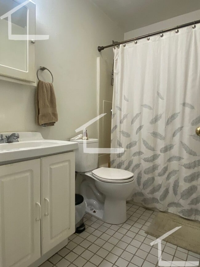 Foto del edificio - Beautiful One Bed Right In The North End