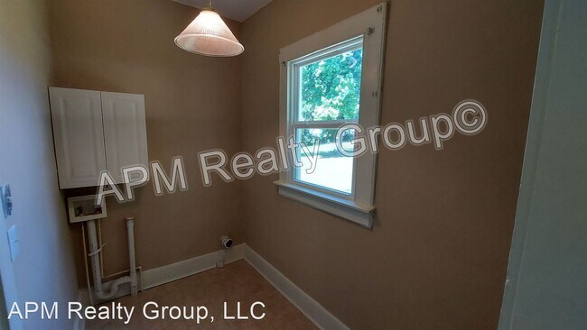 Building Photo - 2 br, 1 bath House - 4305 Ridgewood Ave