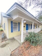 Building Photo - 614 E Duffy St