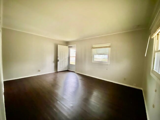 Building Photo - 212 Hilbish Ave