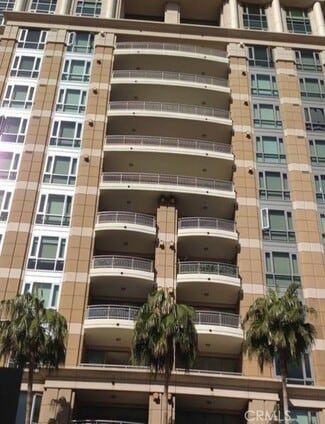 Building Photo - 5038 Scholarship