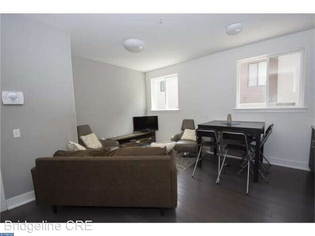 Building Photo - 1326 N 15th St