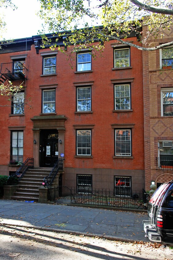 Building Photo - 126 Pacific St