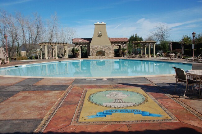 Foto del edificio - Nice Condo w/Garage in Roseville