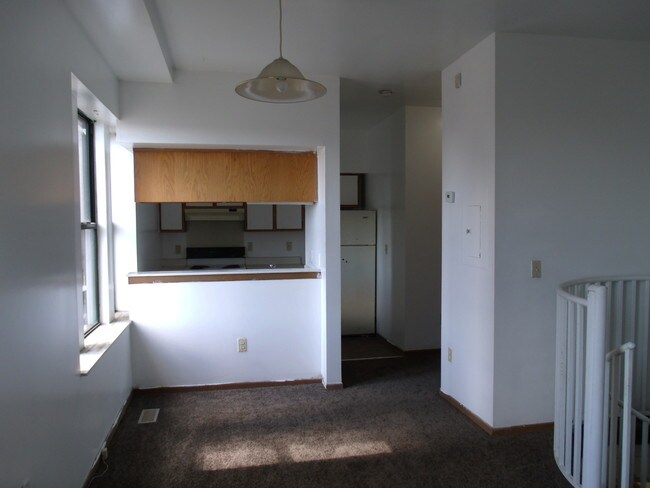 Foto del edificio - 590 Parkview Dr