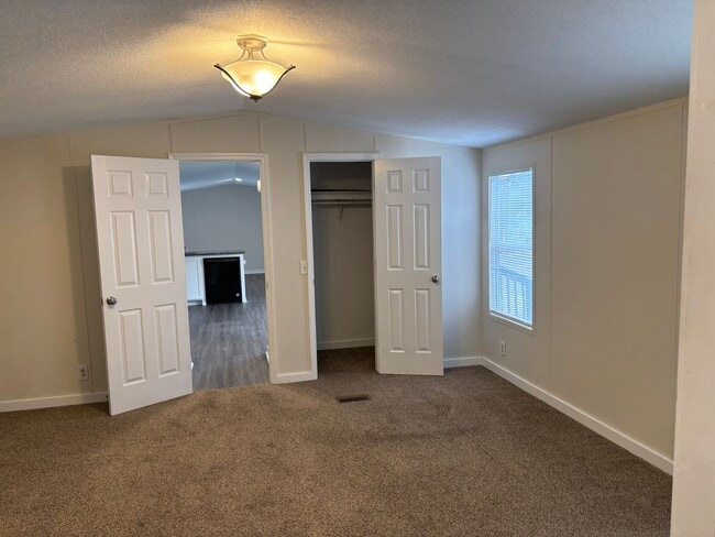 Foto del edificio - Basin Rock Mobile Home Park - Lexington- Please call the Lexington Office to schedule tours: 803-...