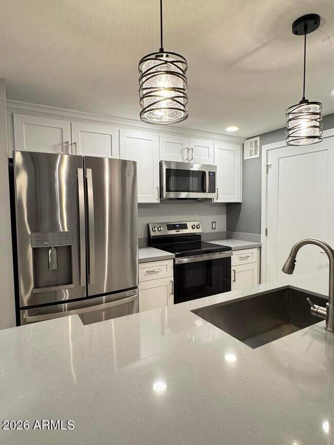 Foto del edificio - 1701 E Colter St