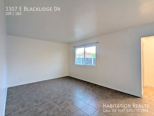 Building Photo - 3307 E Blacklidge Dr
