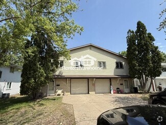 Building Photo - 405 Monroe Pl