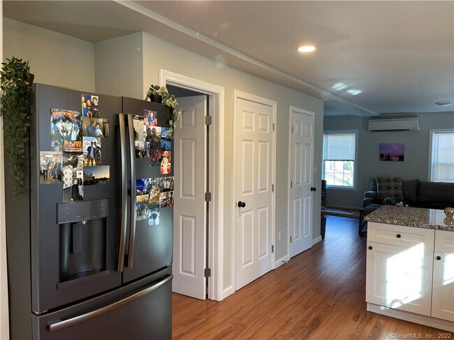 Building Photo - 66 Strong St Ext