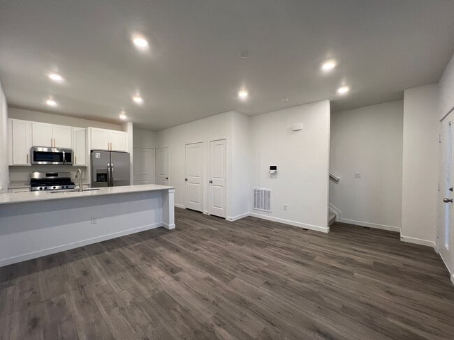 Building Photo - BRAND NEW 2 bed, 2.5 bath Lafayette Townho...