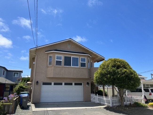 Building Photo - North Morro Bay - 3 Bedrooms