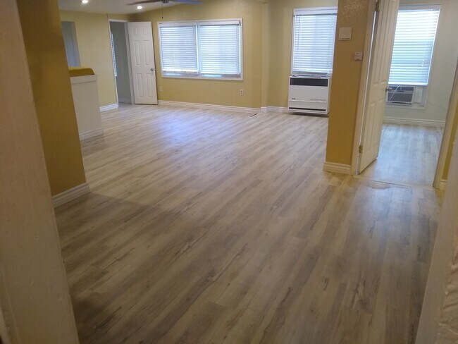 Foto del edificio - 2326 Riverside Dr
