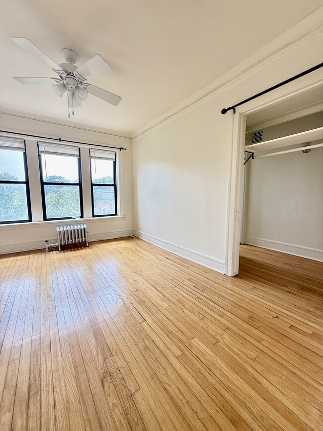Building Photo - 2321 N Spaulding Ave
