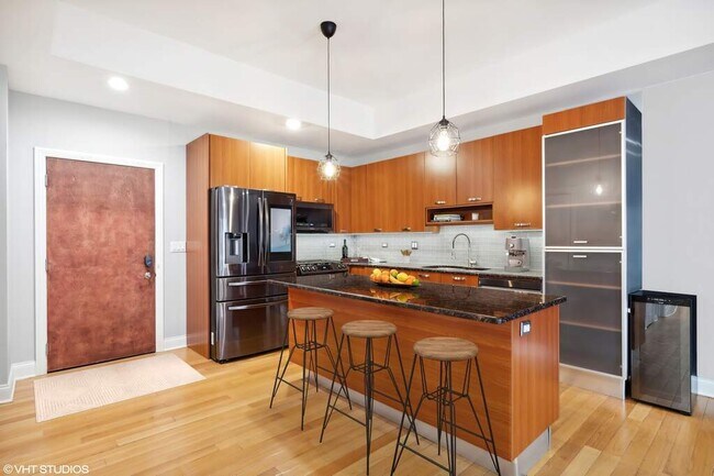 Foto del edificio - 1601 S State St