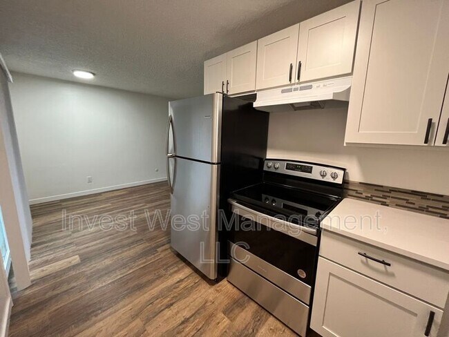 Foto del edificio - 8005 SE Overland St