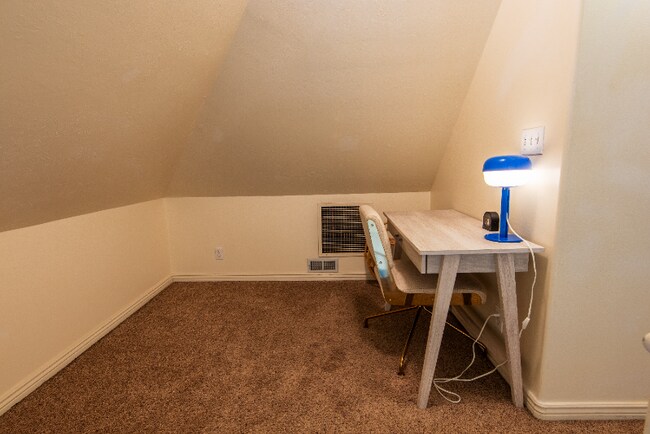 Building Photo - 1748 S 200 E