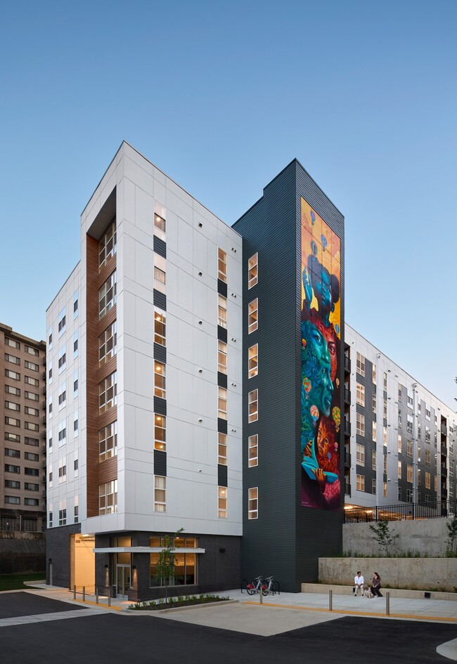 Building Photo - Park Montgomery West