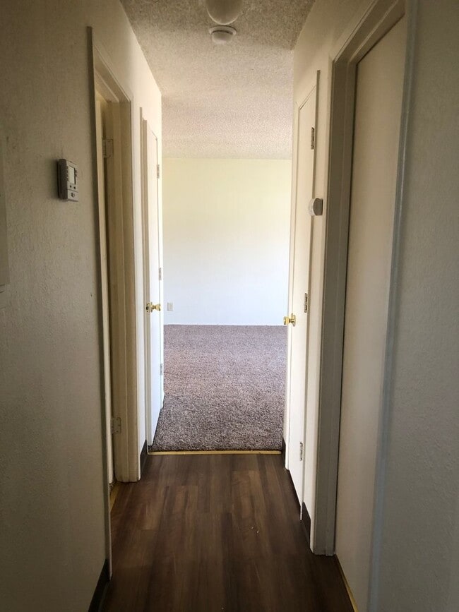 Building Photo - 2081 Rosamond Ave