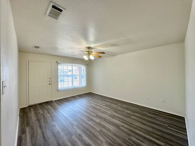 Building Photo - 5108 Lauren Lea Dr