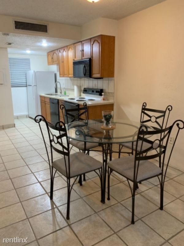 Building Photo - 715 SW 75th St