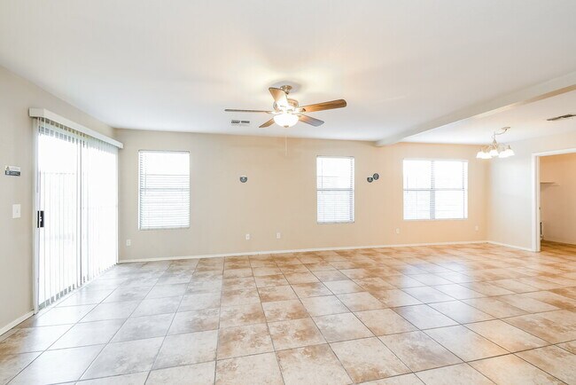 Building Photo - 2746 S Southwind Dr