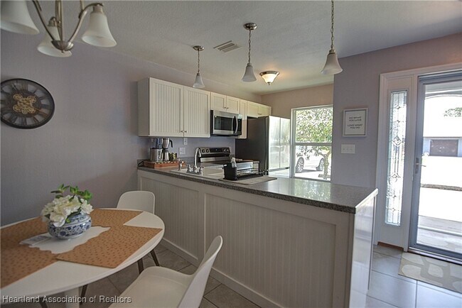 Building Photo - 4702 Mercado Dr