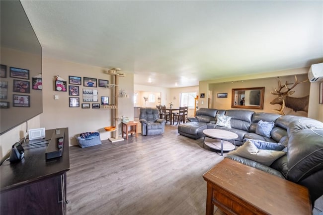 Foto del edificio - 568 Dome Mountain Ave