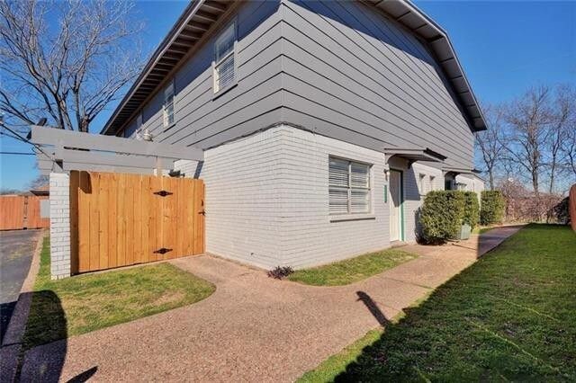 Building Photo - 1908 Hearthstone #104, Austin