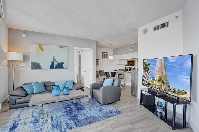 Foto del edificio - 1750 N Bayshore Dr