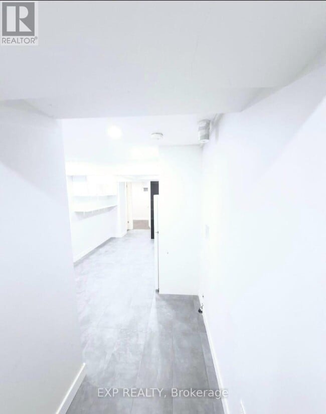Building Photo - 1266 Northmount St