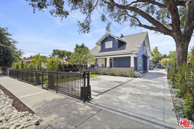 Foto del edificio - 755 Garfield Ave