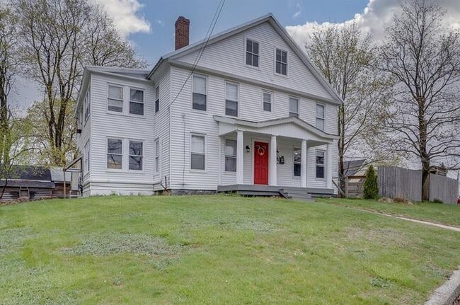 4 Pleasant St