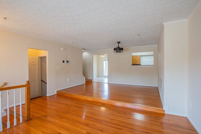 Foto del edificio - Lovely 3 BR/2.5 BA Townhome in Clinton!