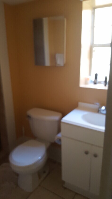 Baño - 7128 4th AV, S
