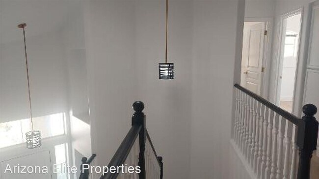 Foto del edificio - 3 br, 2.5 bath House - 860 N Cambridge Place