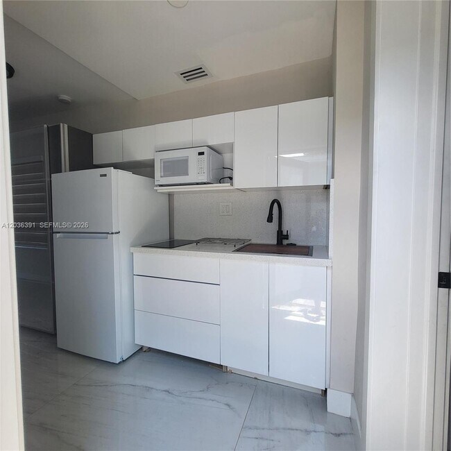 Foto del edificio - 721 SW 5th Ct