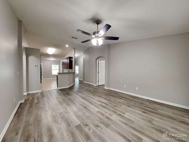 Foto del edificio - 378 N Twin Maple Rd
