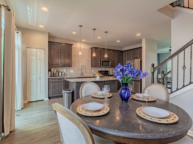 Building Photo - 1609 Deer Pointe Dr
