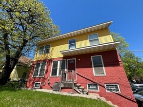 Building Photo - 401 SE 7th Ave