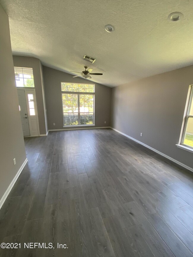 Building Photo - 1456 Greenway Pl