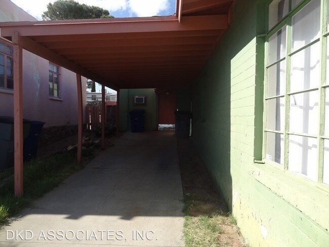 Building Photo - 3117 Van Buren Ave