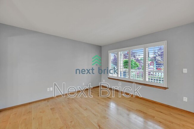 Foto del edificio - 7720 64th Pl NE