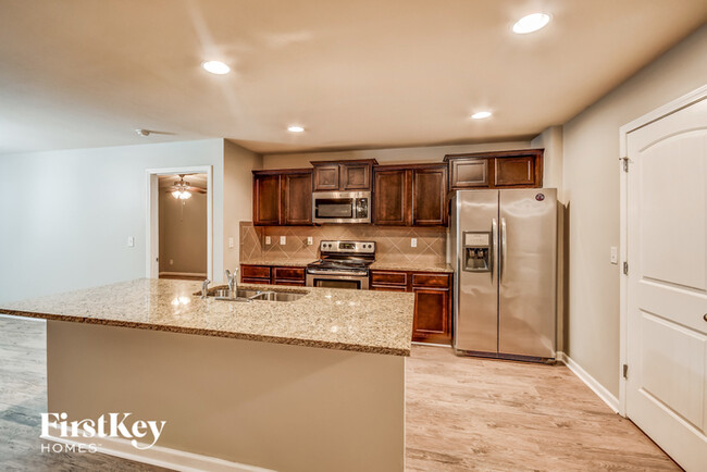 Building Photo - 11565 Cedar Glades Dr